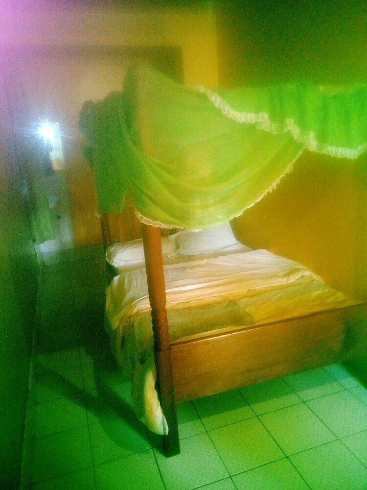 Hotel Tripple Arrow Guest House