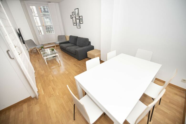 Apartamentos Espacios Blanco Plaza Mayor Con Vistas