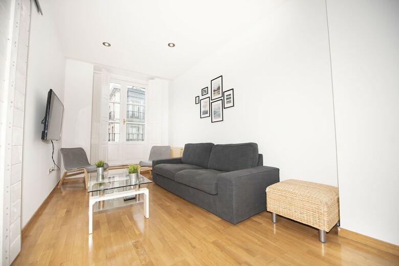 Apartamentos Espacios Blanco Plaza Mayor Con Vistas