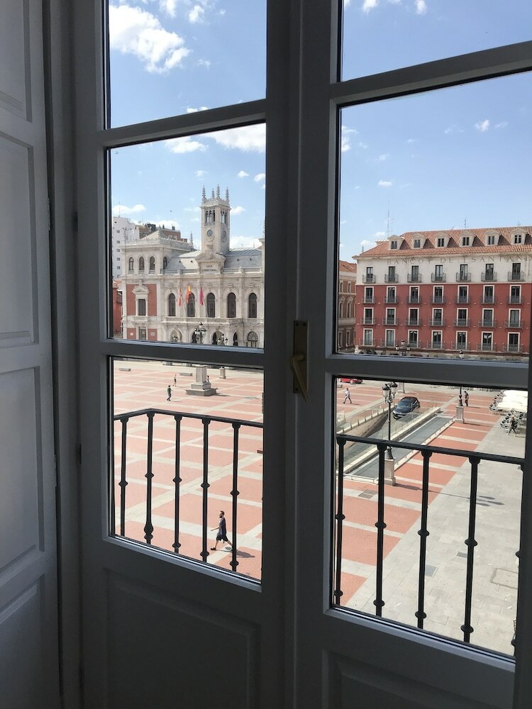 Apartamentos Espacios Blanco Plaza Mayor Con Vistas