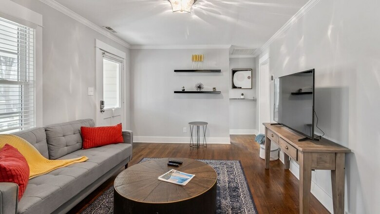 2 Bedroom, Georgia Avenue