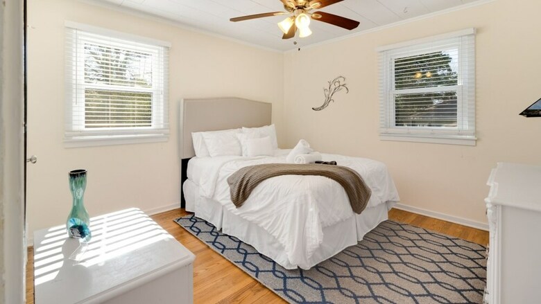 3 Bedroom, Manhasset Road