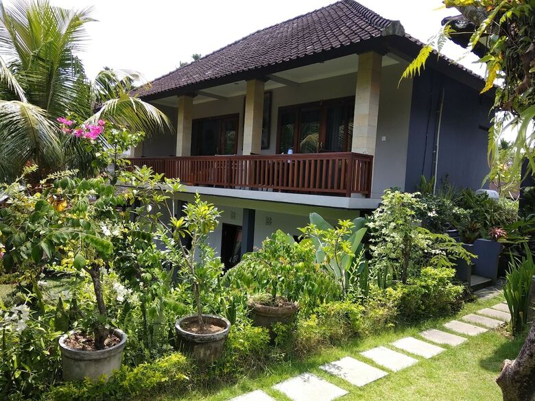 Hotel Putu's Paradise Guesthouse