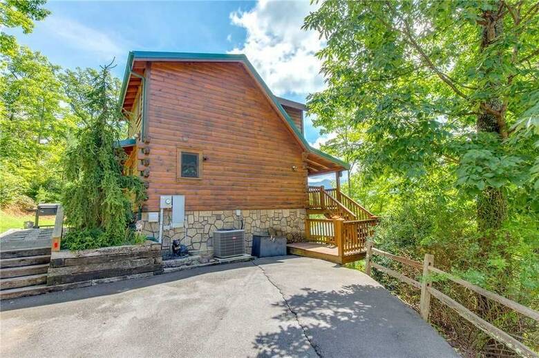 Cabana Enchanted View Lodge, 3 Bedrooms, Pool Access, Mountain View, Sleeps 10