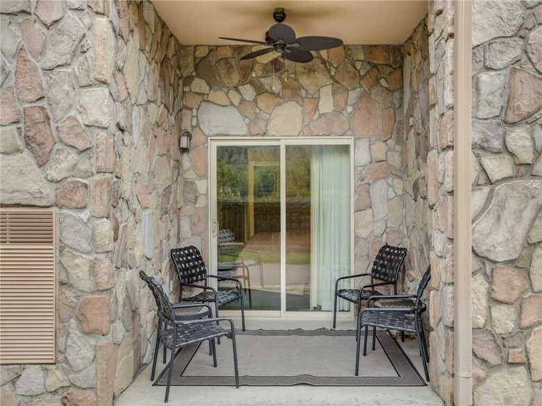 Downtown Delight, 2 Bedrooms, Pool, Hot Tub, Sleeps 6