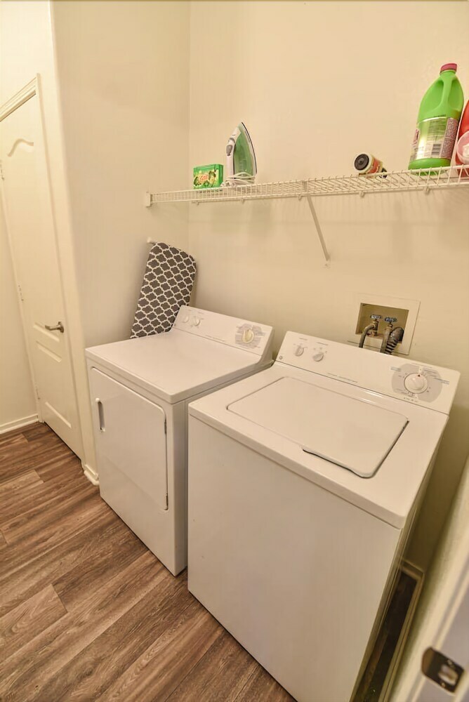 Beautiful & Quiet Apartment 15 Minutes From Strip