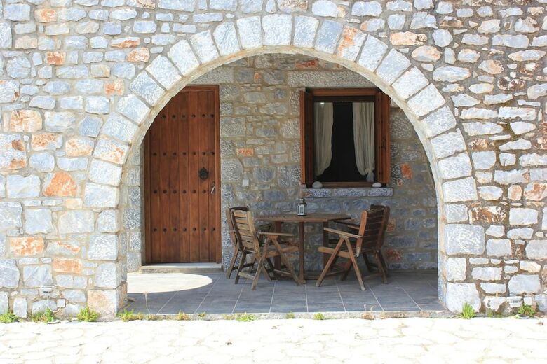 Hotel Lalloudes