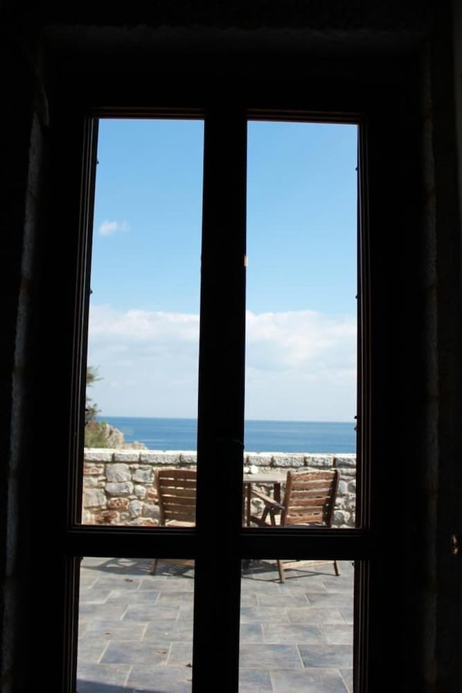 Hotel Lalloudes