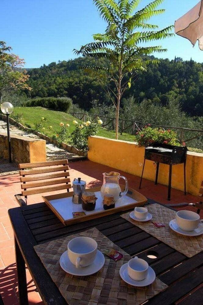 Villa Apartment With One Bedroom In Castelfranco Piandisc�, With Pool Access