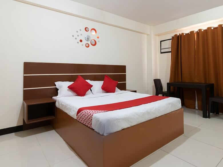 Hotel Oyo 578 Red Velvet Suites