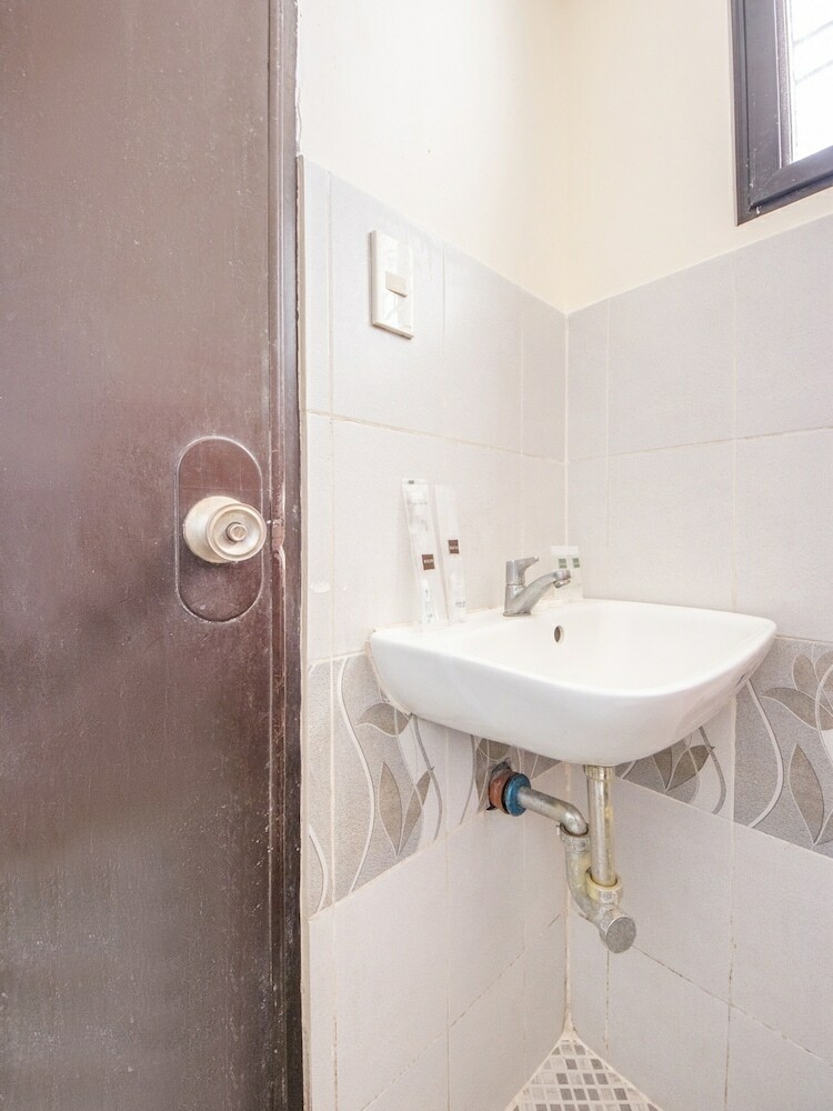 Hotel Oyo 578 Red Velvet Suites