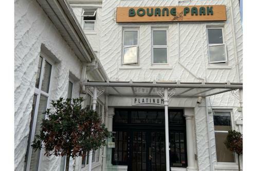 Oyo Bourne Park Hotel