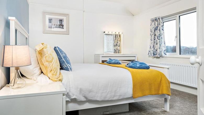 Gwylan Apartment In Penrhyn Bay, Modern And Beautifully Presented