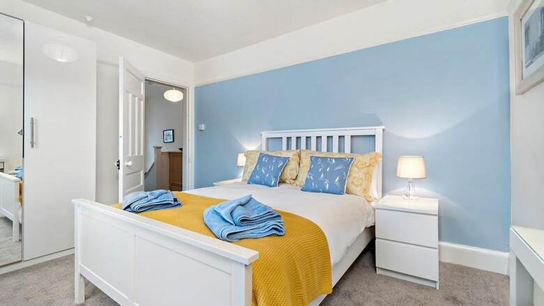Gwylan Apartment In Penrhyn Bay, Modern And Beautifully Presented