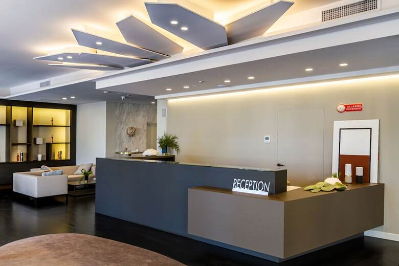Seawater Hotel