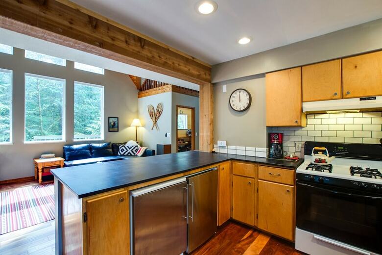 Mt. Baker Lodging Cabin 78 - Sleeps 8!