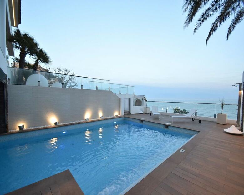 Villa Gaud� Vilanova House