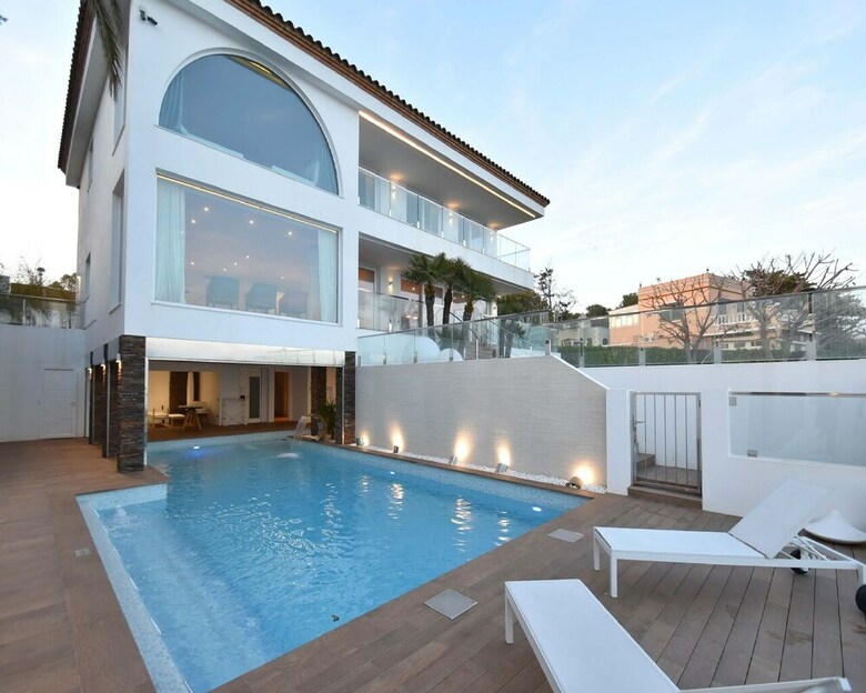 Villa Gaud� Vilanova House