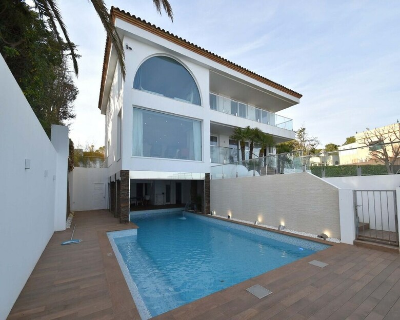 Villa Gaud� Vilanova House
