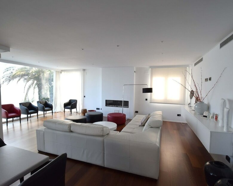 Villa Gaud� Vilanova House