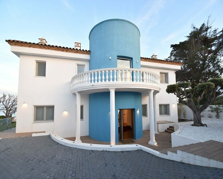 Villa Gaud� Vilanova House