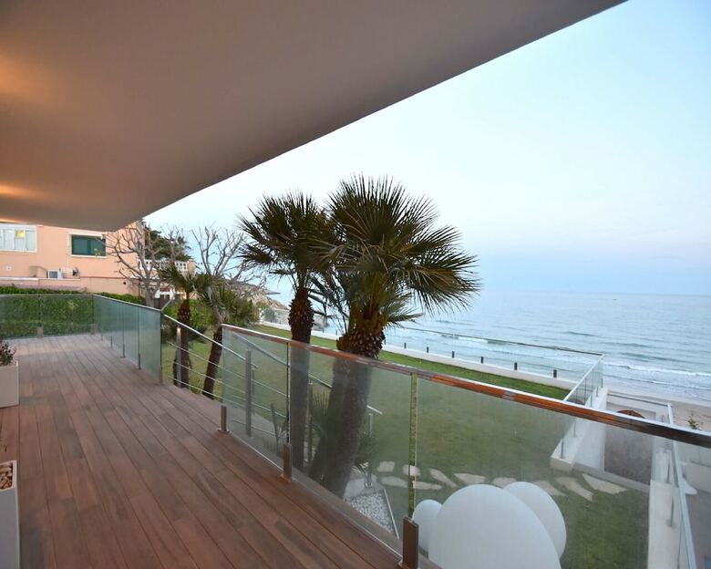 Villa Gaud� Vilanova House