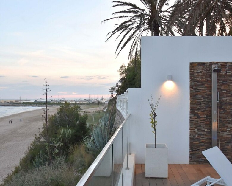 Villa Gaud� Vilanova House