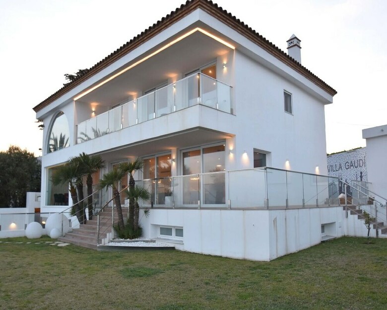 Villa Gaud� Vilanova House