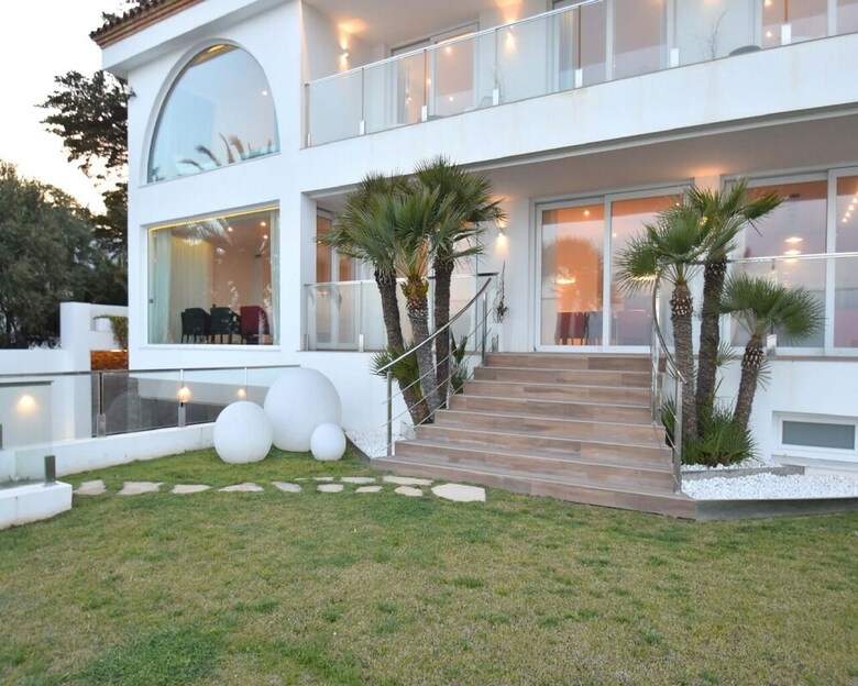 Villa Gaud� Vilanova House