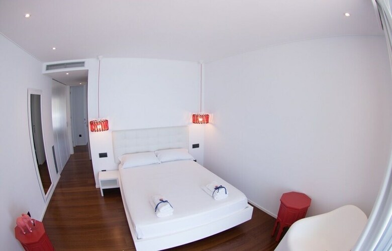 Villa Gaud� Vilanova House
