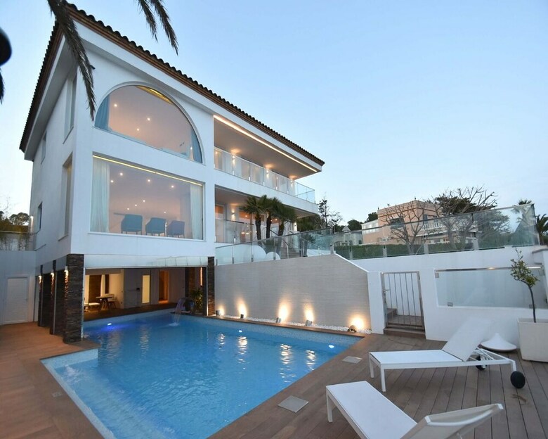 Villa Gaud� Vilanova House