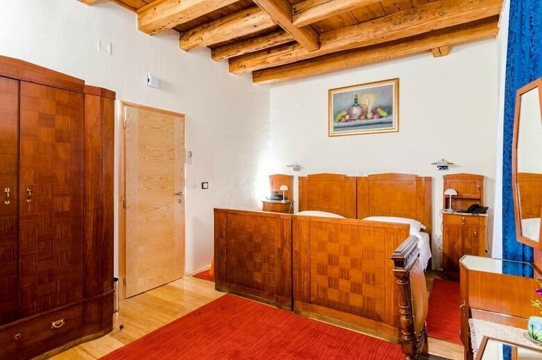 Hostal Rooms Miron