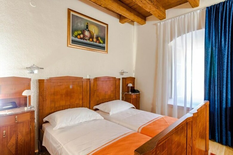 Hostal Rooms Miron