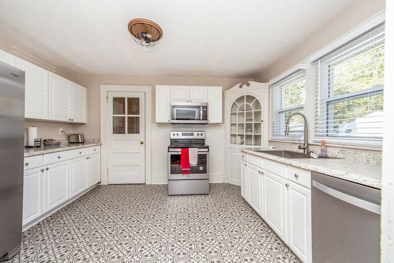 The Broadfoot Bungalow