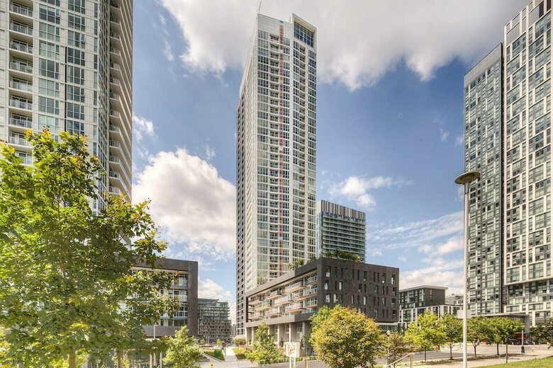 Skytree - Handsome Condos Near Cn Tower