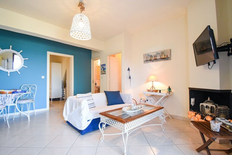 Areos Galaxy Apartments With Beach View