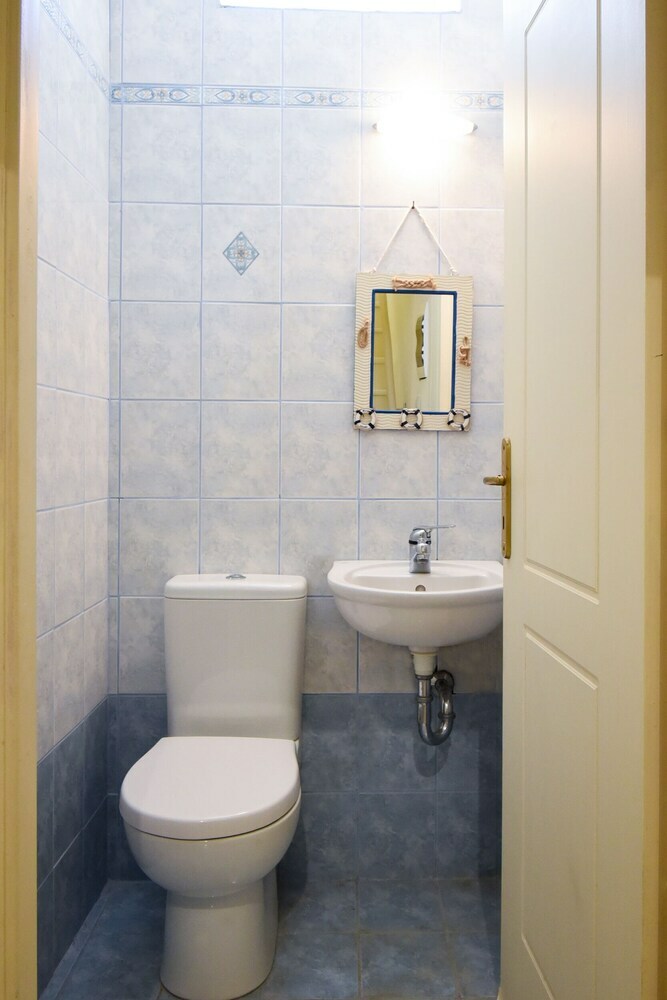 Areos Galaxy Apartments With Beach View