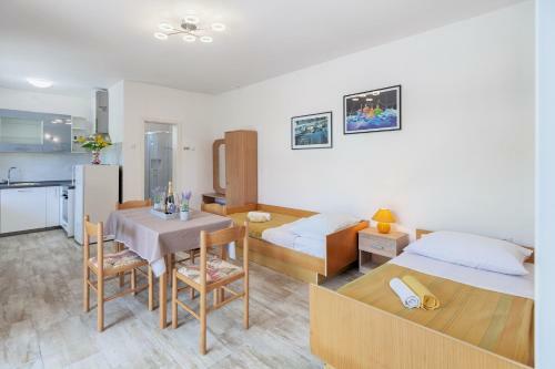 Apartment Ema