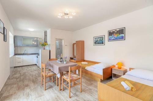 Apartment Ema