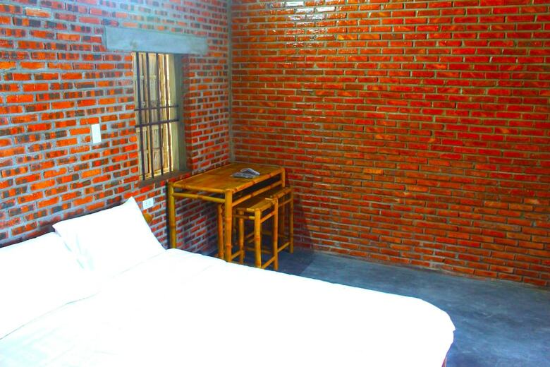 Hotel Ba's Garden Beachside Homestay