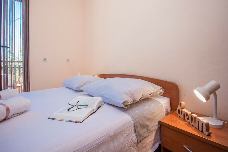 Hotel Apartments & Rooms Mikelin