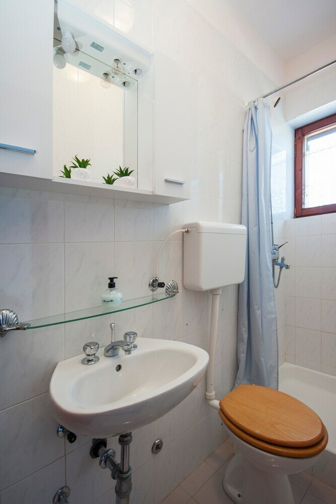 Hotel Apartments & Rooms Mikelin