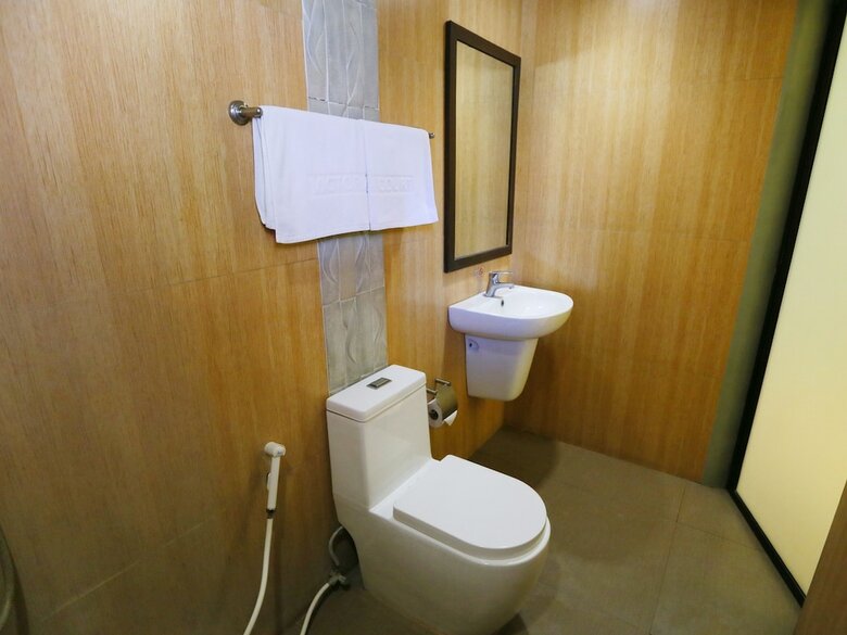 Hotel Victoria Court Gil Puyat