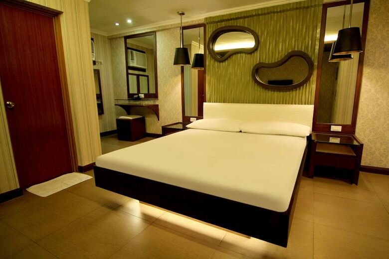 Hotel Victoria Court Gil Puyat