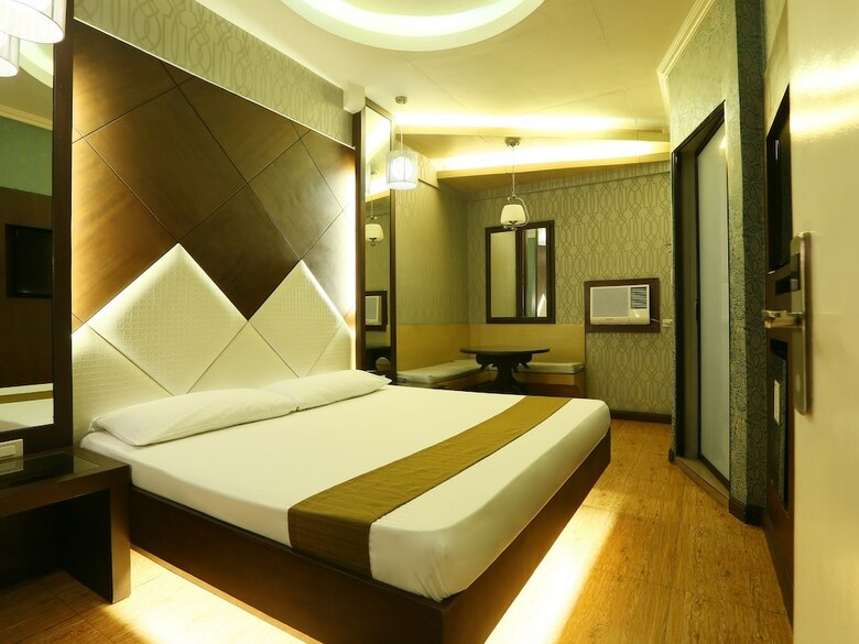 Hotel Victoria Court Gil Puyat