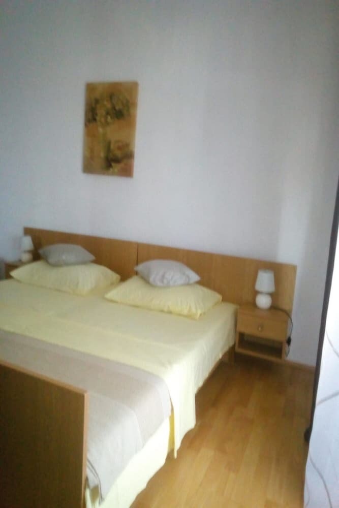 Apartment Lara