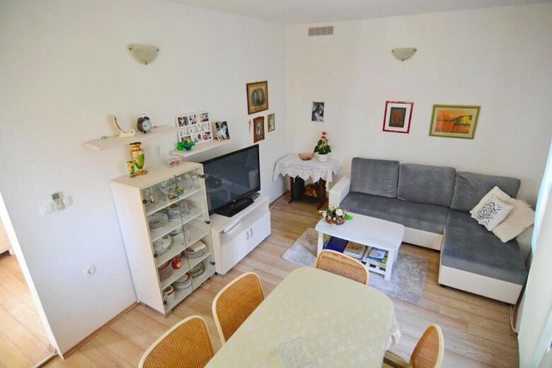 Apartment Aras