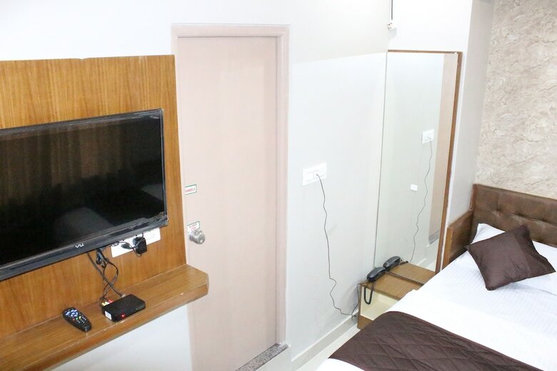 Hotel Olivia Inn And Suites