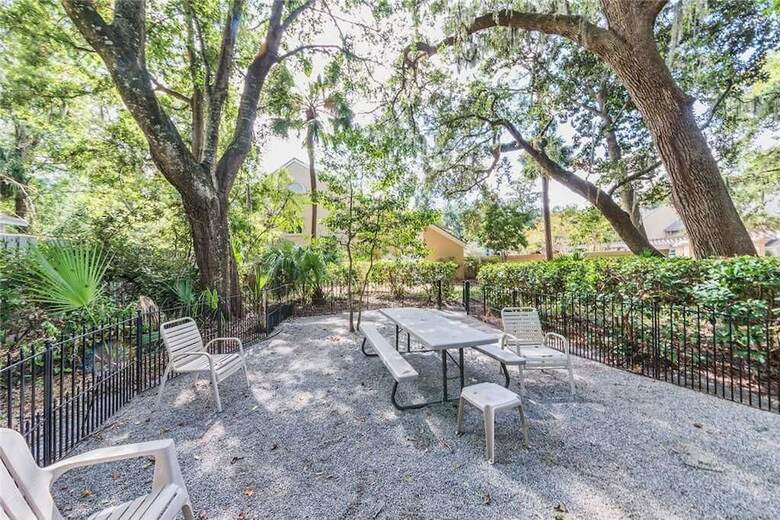 Colonnade Club 200, 2 Bedrooms, Sleeps 4