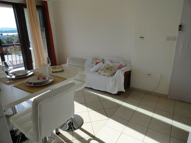 Apartmani Dragovi? Brodarica
